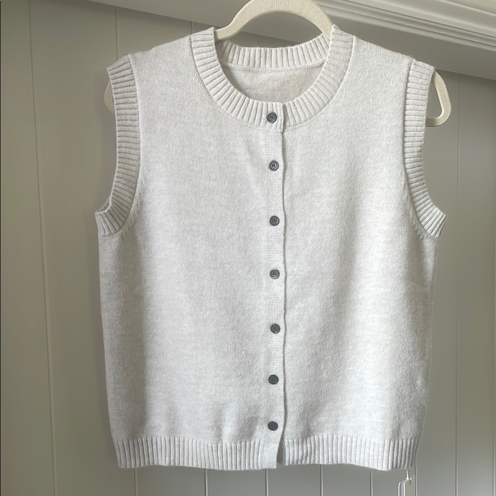 Commense White Sleeveless Button-Front Knit Vest
